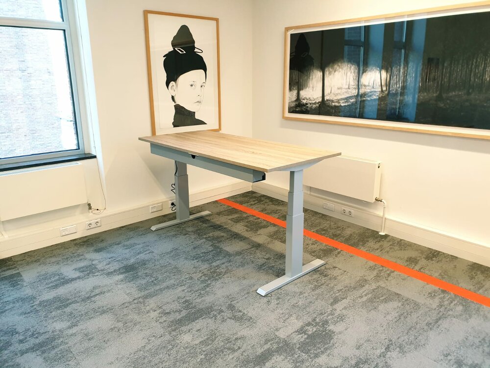 Zeer stabiel zit-sta bureau - Steelforce 270 - Worktrainer.nl