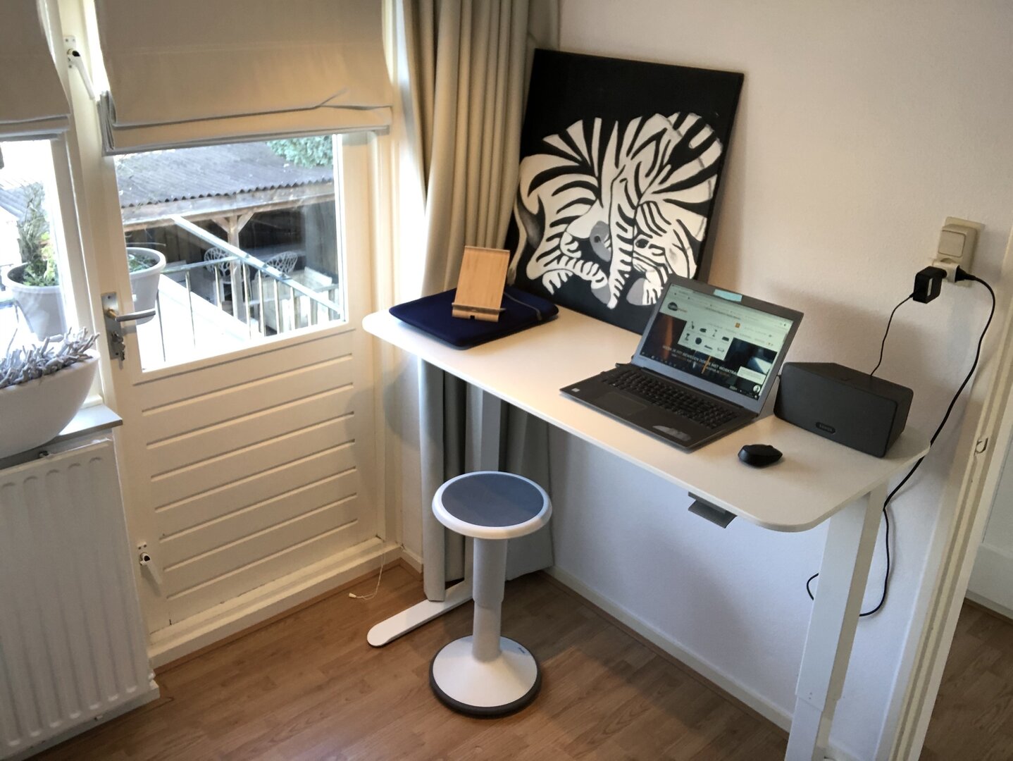 Cheapest sit shop stand desk