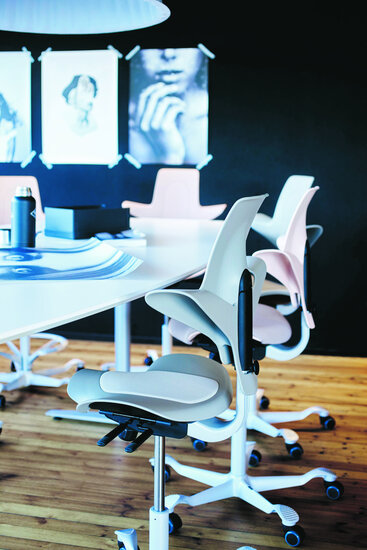 H G Capisco Pulse Office chair with saddle seat Worktrainer
