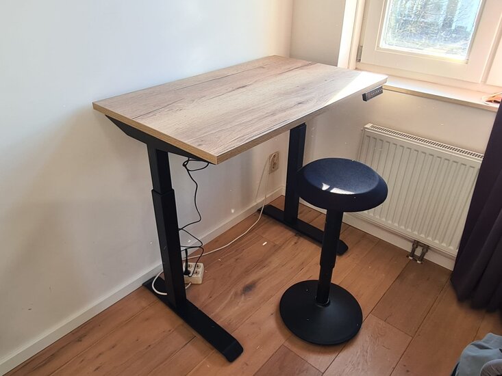 Small Electric Sit-Stand Desk - StudyDesk