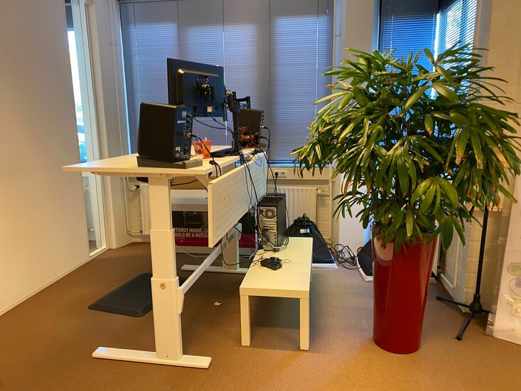 270 mens top office