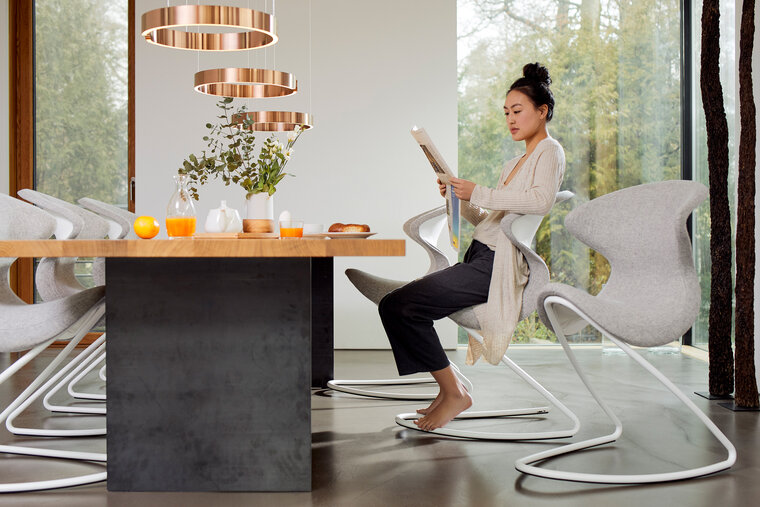 actief meubilair met rugleuning | wiebel stoel | ergonomisch zitten | kies een gezonde werkplek | Worktrainer.nl