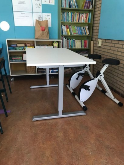 Sit stand desk S210 manually adjustable with crank