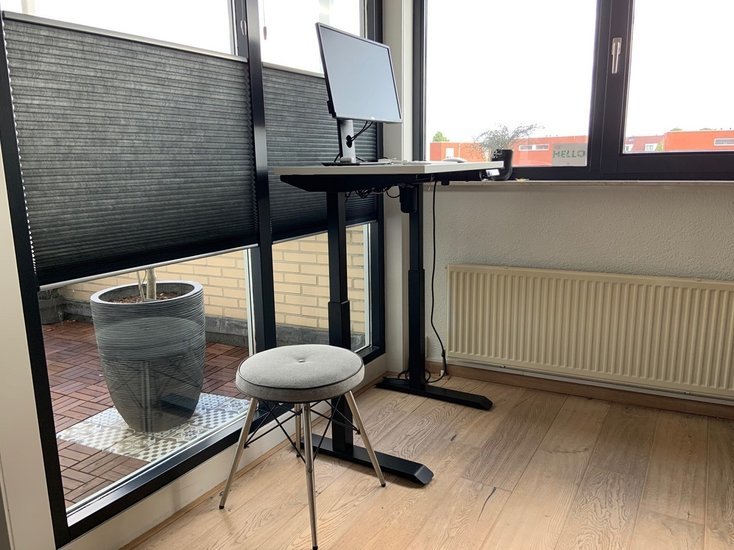  StudyDesk | Small Electric Sit-Stand Desk