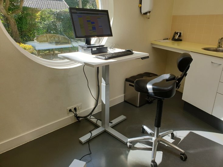 SteelForce 370 Single Column | Small Electric Sit-Stand Desk