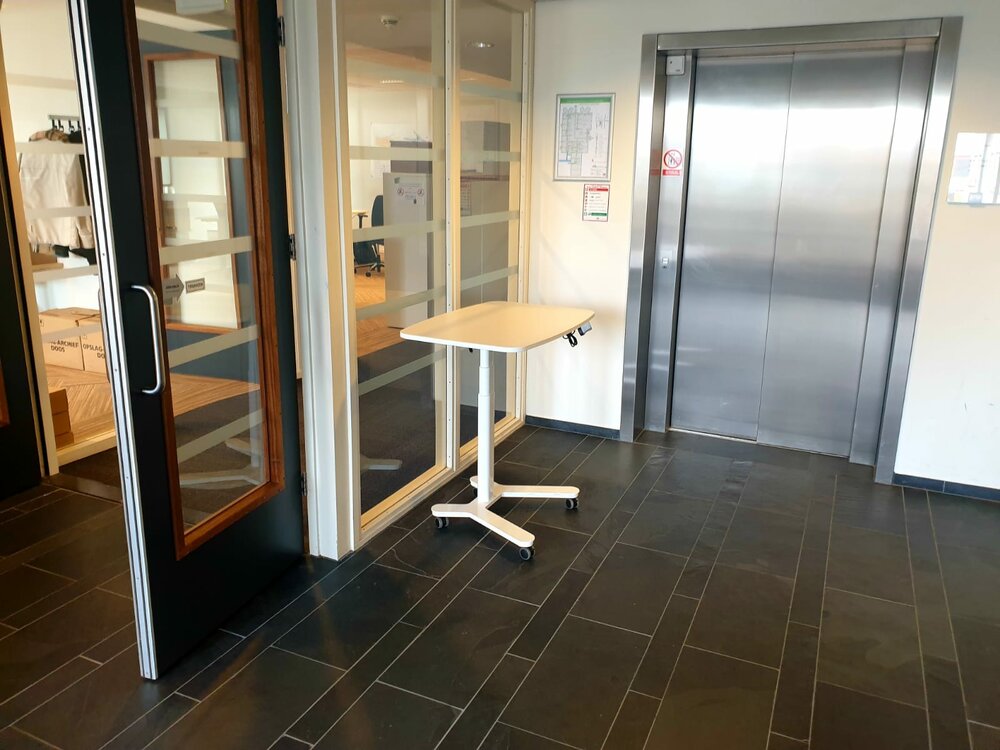 FlexiDesk | Small Electric Battery Sit-Stand Desk