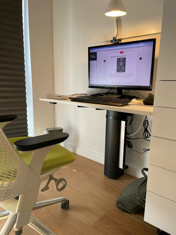 Conset 501/19 Wall | Electric Sit-Stand Table
