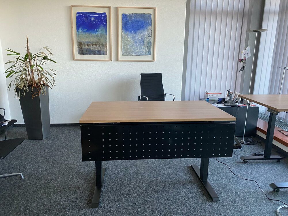 Table screen | Under