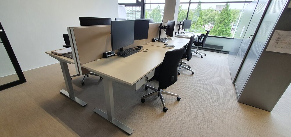 Nyink | Table Screen Add-On Single Standing Desk | With Aluminium Trim