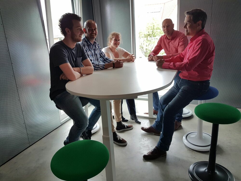 Ongo Classic Tall  (Leather) | Sit-Stand Balance Stool 