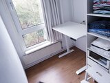 Klein Elektrisch zit-sta bureau - StudyDesk - Actief meubilair Worktrainer.nl