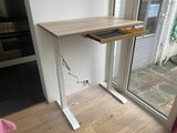 Klein Elektrisch zit-sta bureau - StudyDesk - Actief meubilair Worktrainer.nl