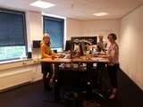 Staand werken | wissel staan en zitten achter je bureau af | Worktrainer.nl