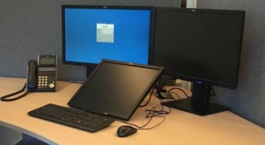 Monitor arm DownUnder 2nd monitor underneath 1st