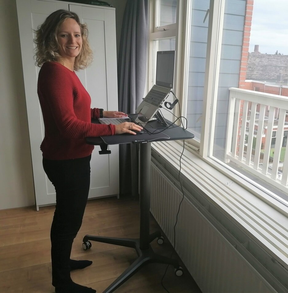 Small sit standing desk Single Leg Desk